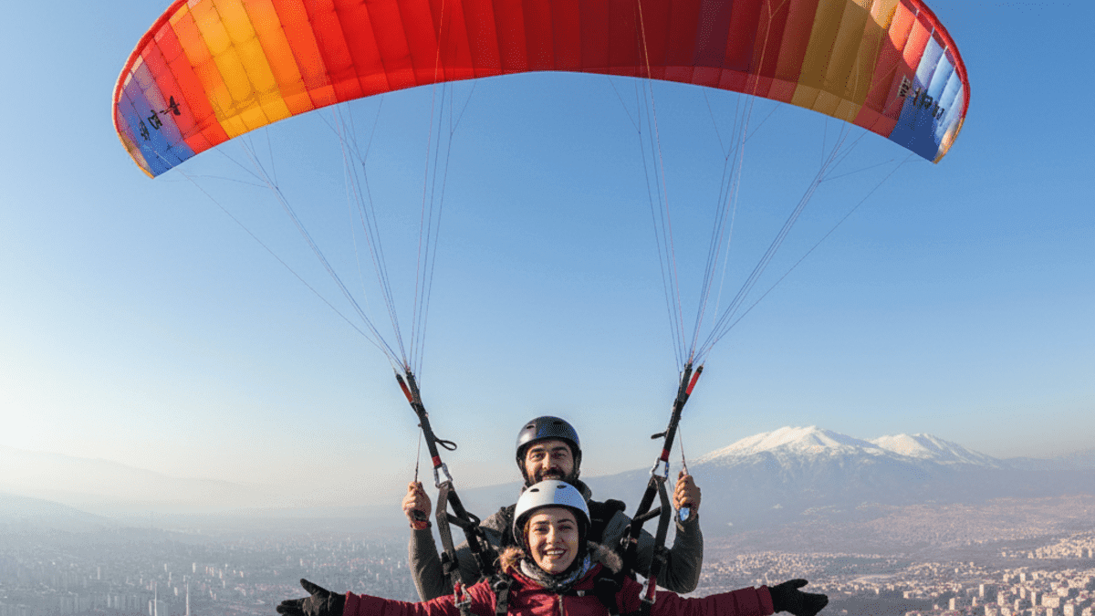 Yamaç Paraşütü Güvenli mi? Bilmeniz Gereken Tüm Detaylar