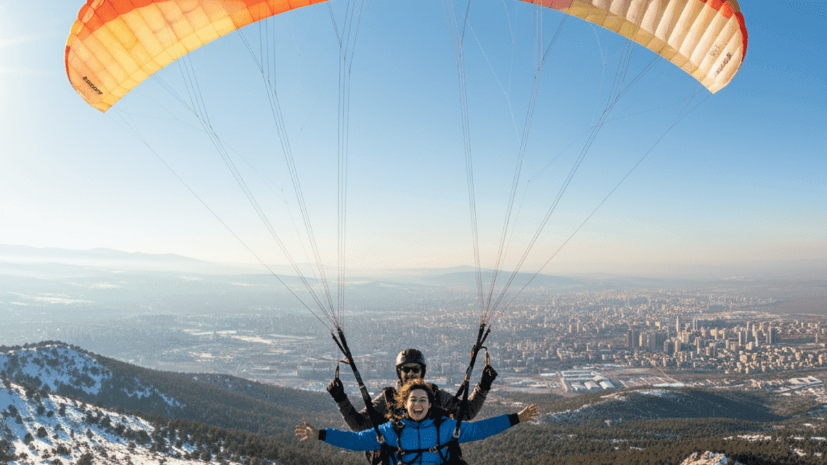 Gökyüzünde İlk Adım: Kayseri'de Unutulmaz Bir Yamaç Paraşütü Deneyimi Rehberi